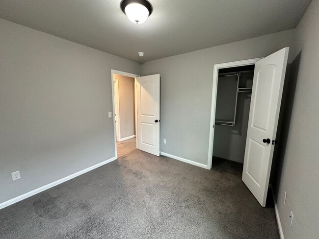 Building Photo - 4 Bed, 2 Bath Home for Rent in Edmond (Dee...