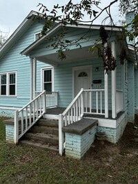 Building Photo - 1004 Boulevard St