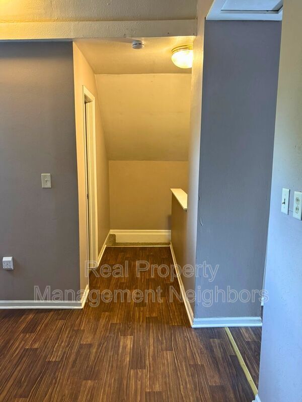 Building Photo - 2257 Berwyn Ave SW