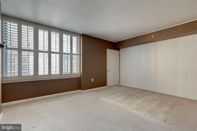 Building Photo - 851 N Glebe Rd