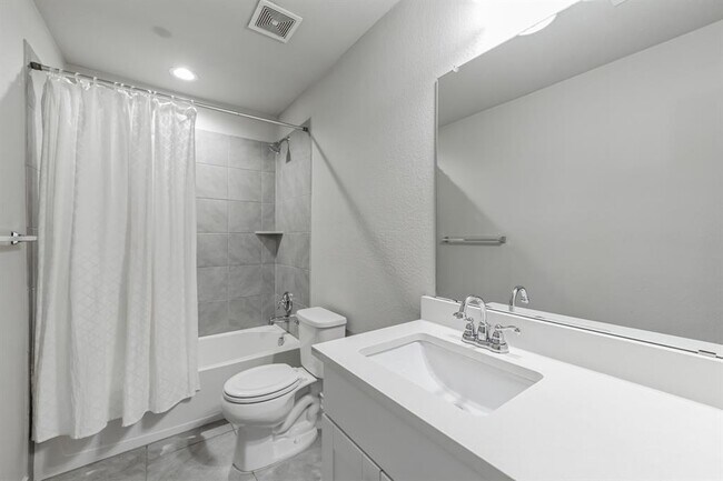 Building Photo - 5404 Golden Canary Ln