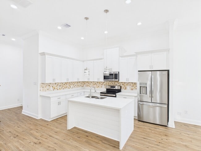 Building Photo - 4619 Stassen St