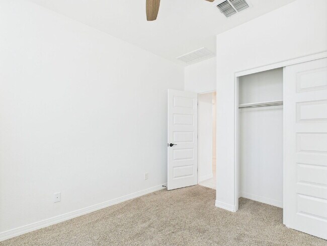 Building Photo - Resort Style Living in Estrella Mountain Ranch