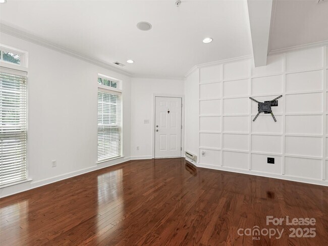 Building Photo - 1530 S Church St