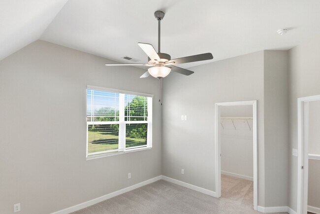 Building Photo - 632 Parkvue Pl Dr