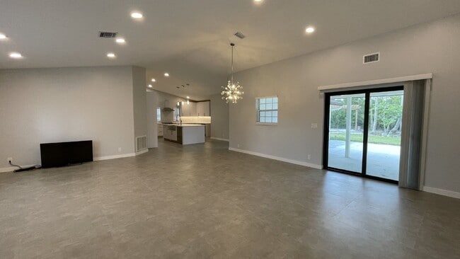 Building Photo - Spacious 3-Bedroom Oasis in Loxahatchee with 2 Full Baths
