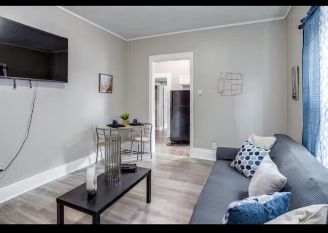 Building Photo - 28 Rowley St