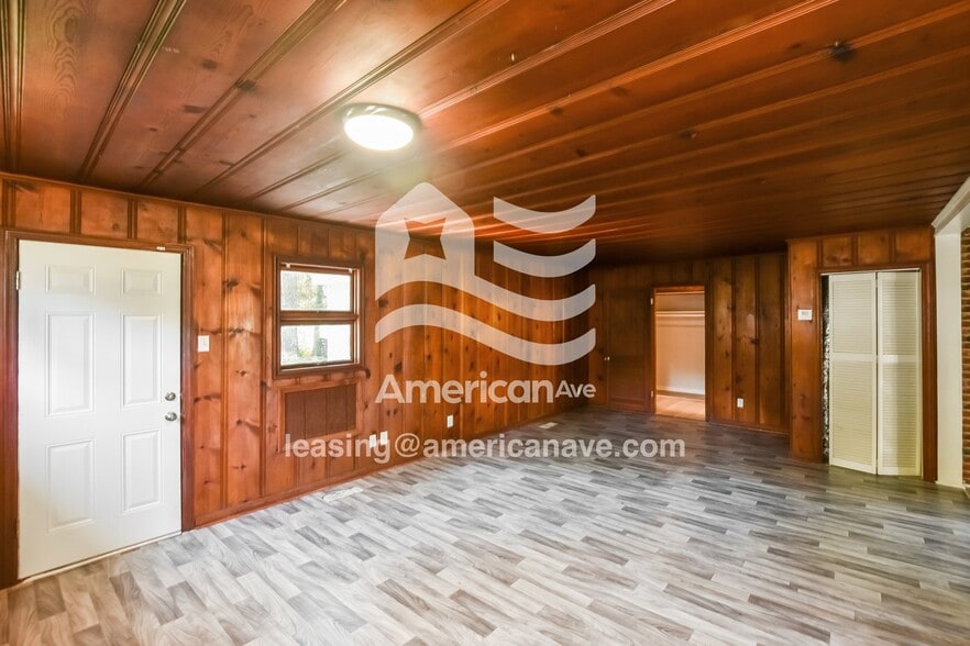 Building Photo - 1810 College St SE