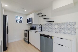 Building Photo - 1108 W 33rd St