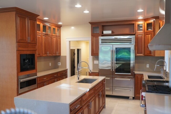 Building Photo - 3839-3136 136th Ave NE