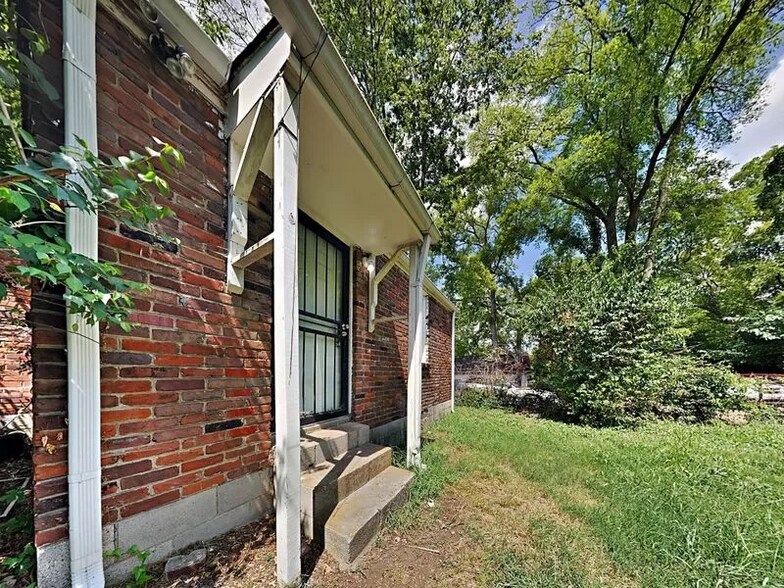 Building Photo - 718 26th Ave N