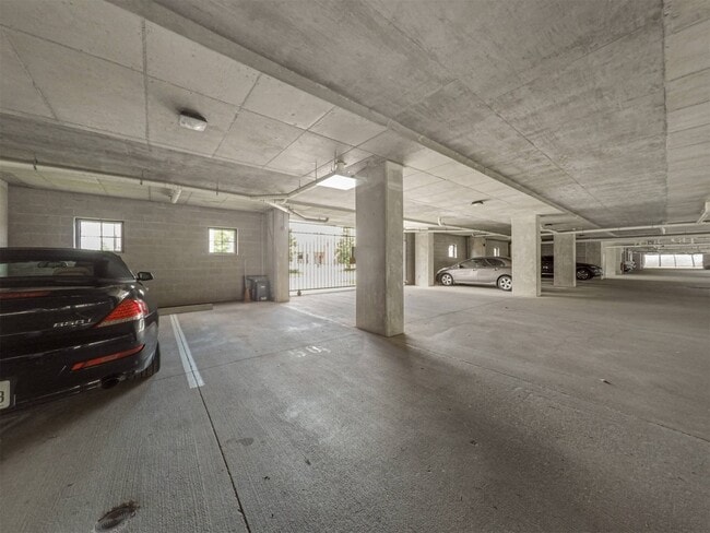 Building Photo - 1010 Rosine St