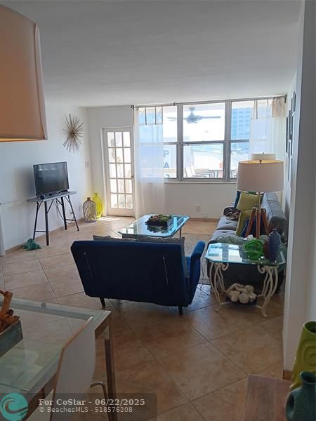 Building Photo - 305 N Pompano Beach Blvd