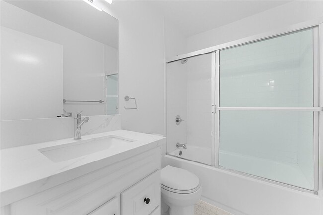 Building Photo - 448 W Windsor Rd