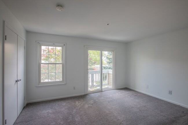 Building Photo - Charming 1 BR/1 BA Condo in Laurel!