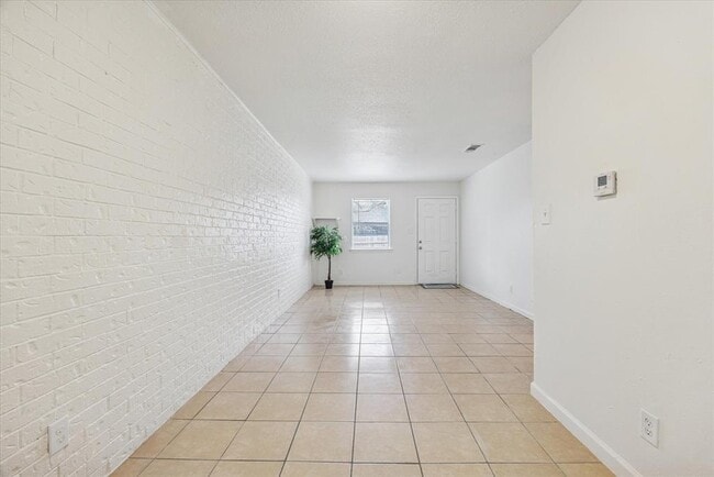 Building Photo - 8212 Sam Rayburn Dr