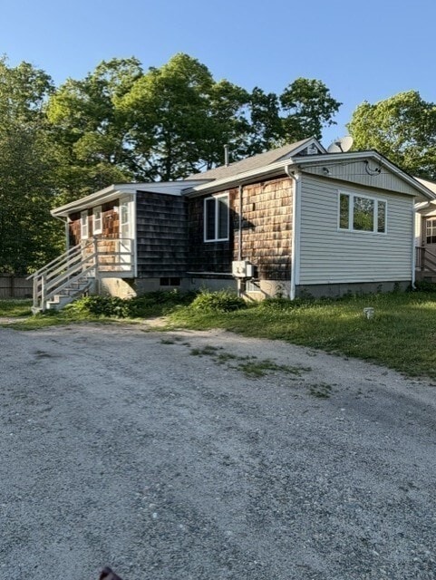 Building Photo - 11 Island Lake Rd