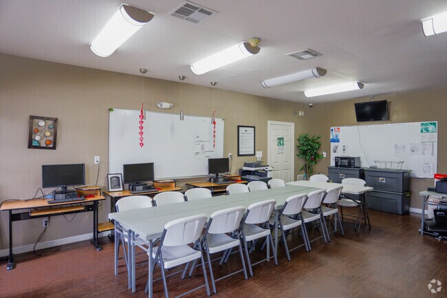 Business Center - Woodglen Park I & II