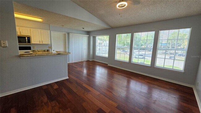 Building Photo - 1077 S Hiawassee Rd