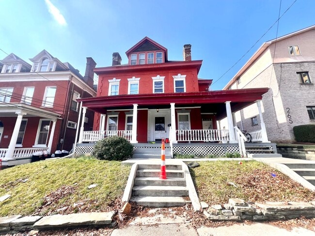 Building Photo - 259-261 N. Dithridge Street (Full Service)