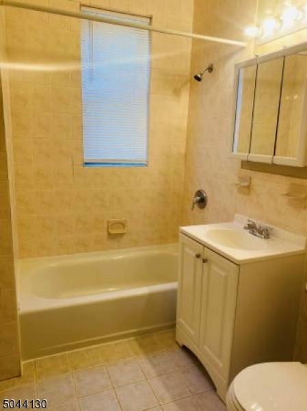 Building Photo - 554 Valley Rd