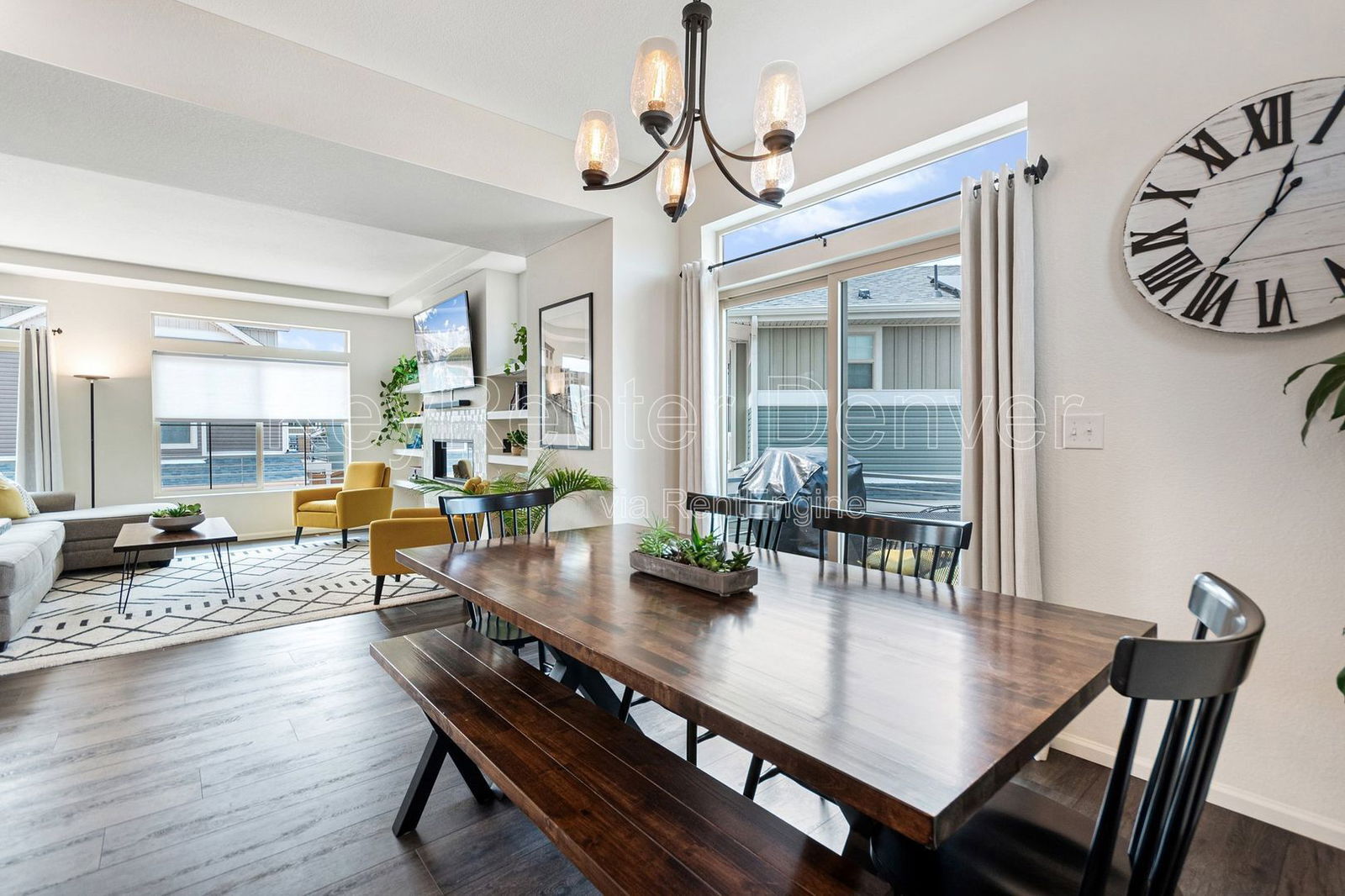 Building Photo - 10145 Zeno St