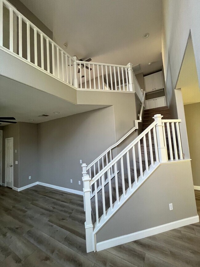 Building Photo - 30133 Destiny Dr