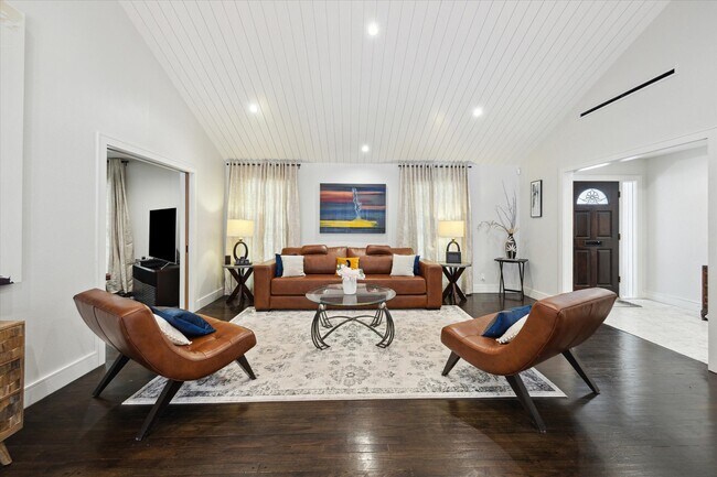 Building Photo - 1902 Chimney Rock Rd