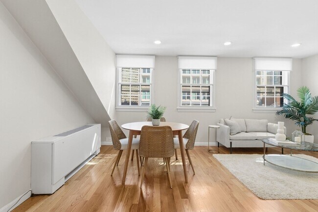 Building Photo - 21 Bowdoin St