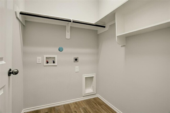 Building Photo - 1430 Laura Hills Ln