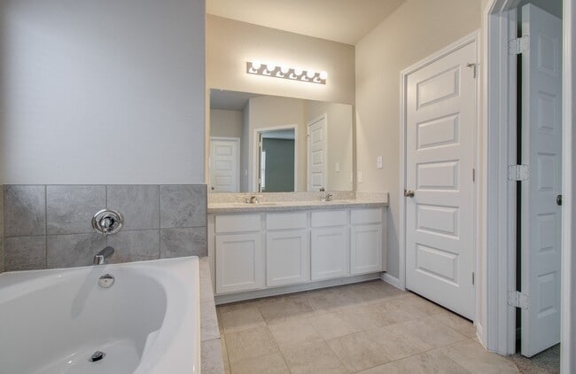 Building Photo - 506 Hidden Brk Dr