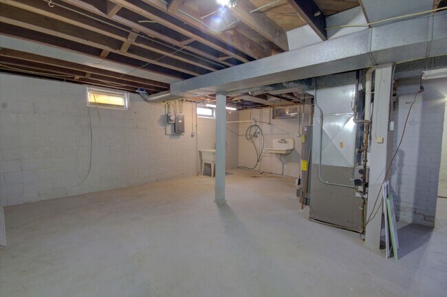 Building Photo - Charming 2 bed bungalow