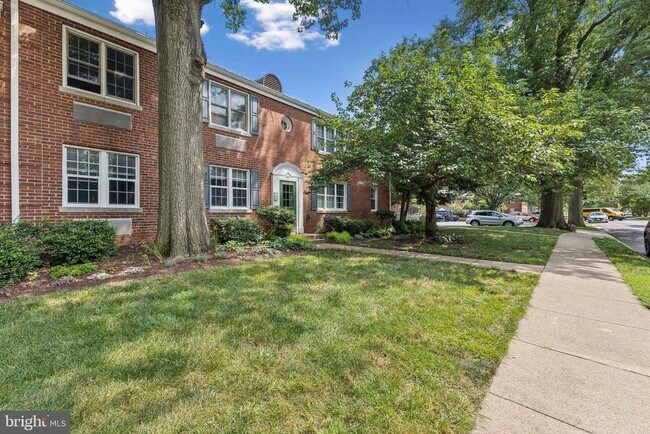 Building Photo - 3401 Commonwealth Ave