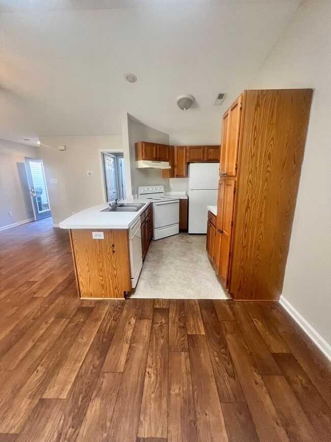 Building Photo - Paddock Place Apartments