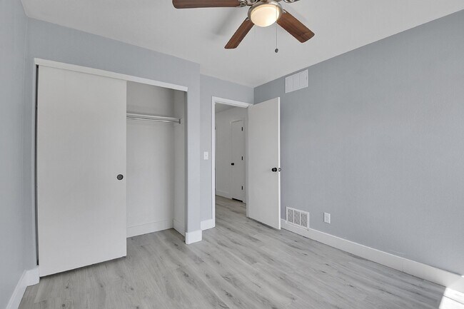 Building Photo - $3,040.95 - 3 Bed, 3-Bath Home in Aurora with In Unit Laundry and Central AC