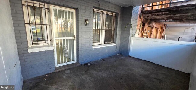 Building Photo - 1220 16th St NE