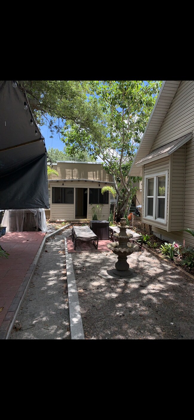 Building Photo - 1051 7th Ave N