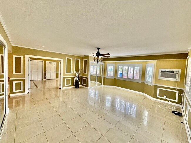Building Photo - Available now | A 4 Bedroom, 2 Bathroom Si...