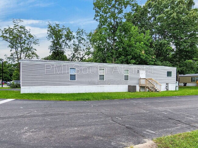Building Photo - 2621 Jeffersonville Rd
