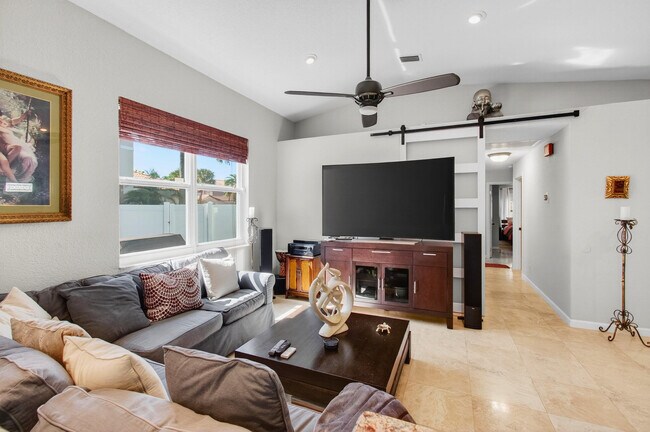 Building Photo - 7076 Middlebury Dr