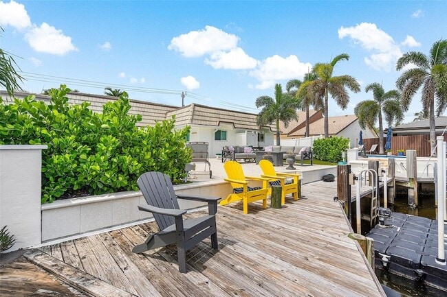 Building Photo - 4510 Bayview Dr