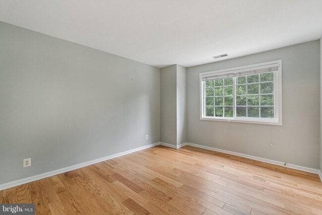 Building Photo - 1473C N Van Dorn St