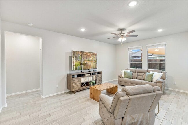 Building Photo - 24714 Crimson Pine Dr