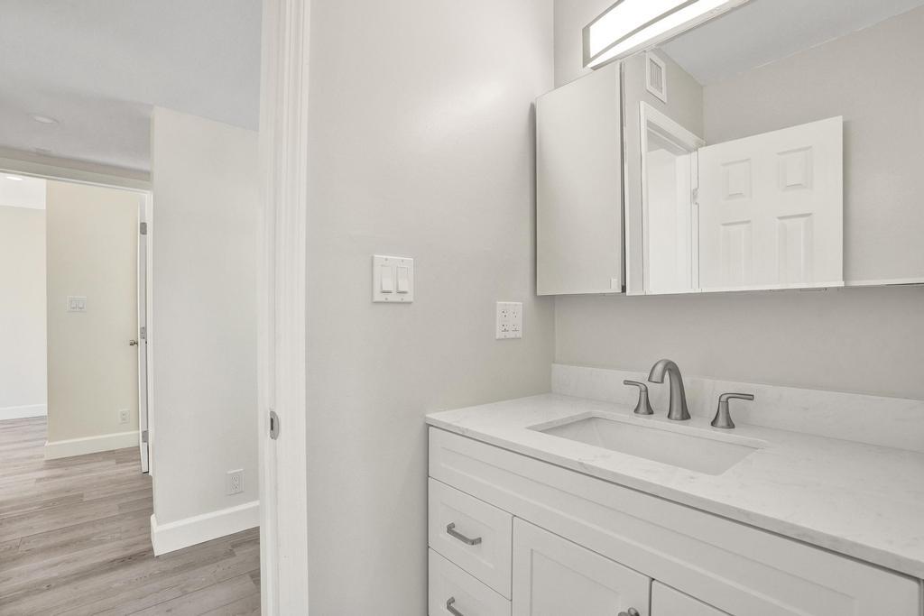 Building Photo - 960 SW 28th St