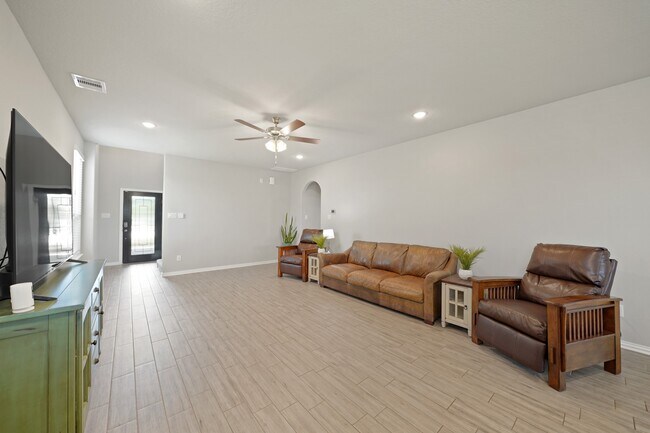 Building Photo - 7410 Arabian Moon Trail