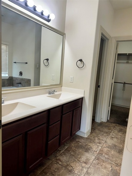 Building Photo - 3314 Selene Dr