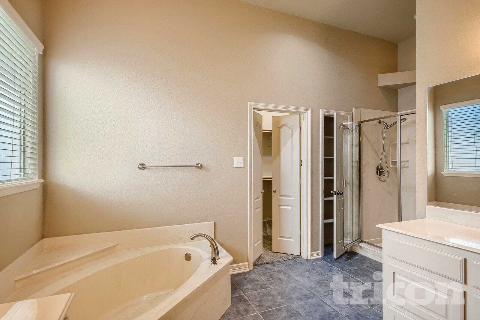 Building Photo - 1529 Rusticwood Dr