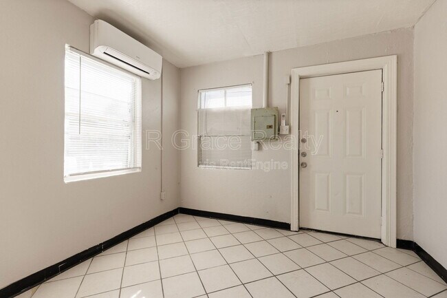 Building Photo - 2807 Bellmead Dr