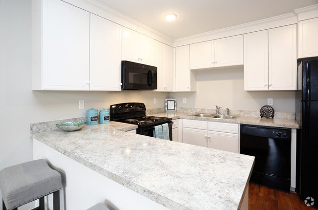 1BR, 1BA - 601sf- Kitchen - Willow Run