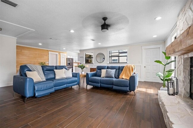 Building Photo - 12756 Poinsettia Ave